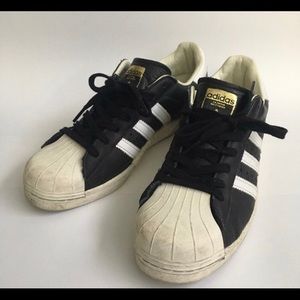 Adidas superstars